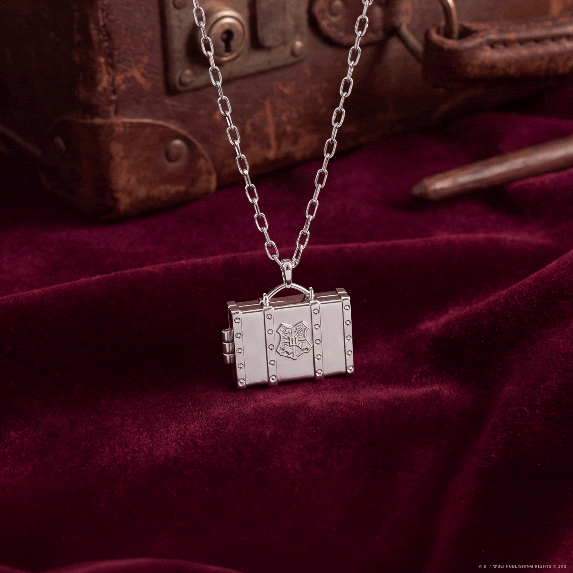 HP_Hogwarts-Express-Suitcase-Pendant_PDP_optimized