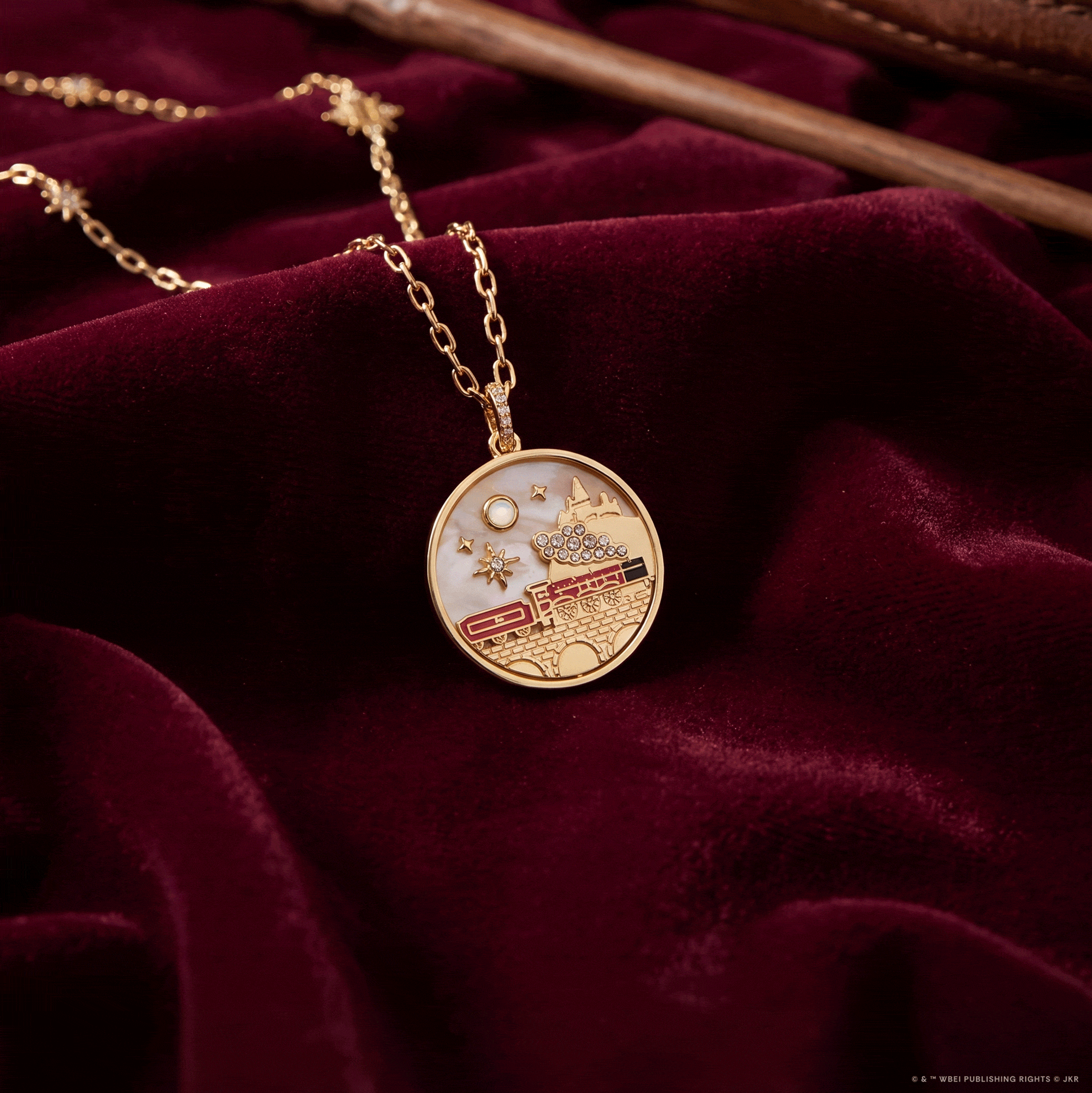 HP_Hogwarts-Express-Pendant_PDP_optimized