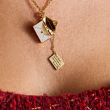 AA26-R-Holiday-Sleigh-Santa-Lifestyle-06