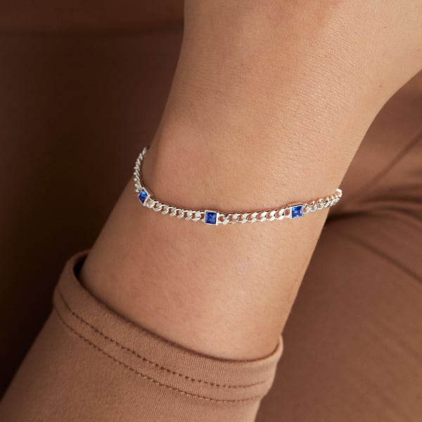 /fast-image/h_600/a-n-a/products/sapphire-curb-chain-bracelet-september-birthstone-model-AA7398239SS.jpg